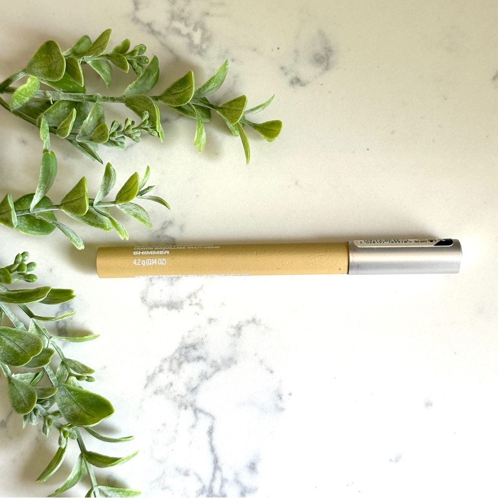 The Body Shop FreeStyle Multi Tasking Crayon Allover Lip Eyeliner Beam Gold